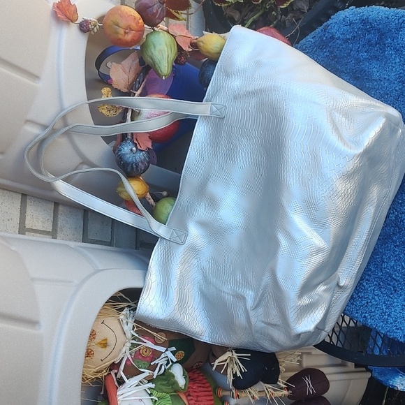 Silver Bag - Picture 7 of 11